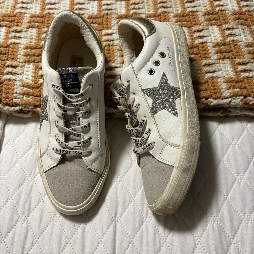 Vintage Havana White and Gray Women's Sneakers - Picture 5 of 7